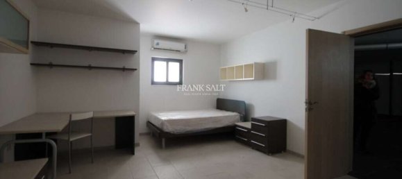 4 bedrooms Villa in San Gwann, Malta No. 3684 24