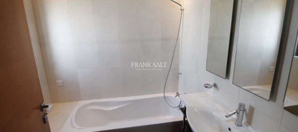 4 bedrooms Villa in San Gwann, Malta No. 3684 11