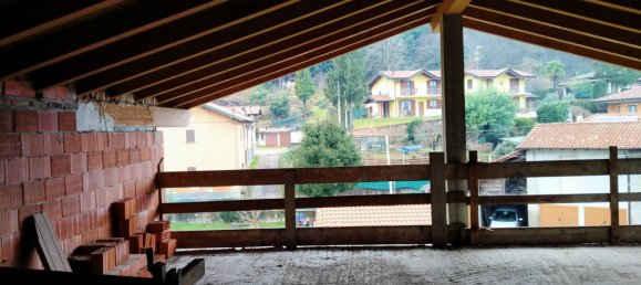 4 bedrooms House in Besozzo, Italy No. 90760 14