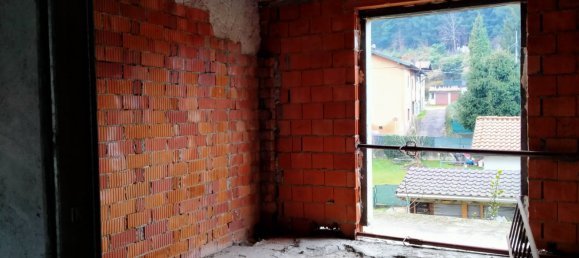 4 bedrooms House in Besozzo, Italy No. 90760 5