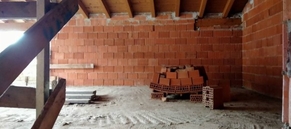 4 bedrooms House in Besozzo, Italy No. 90760 13