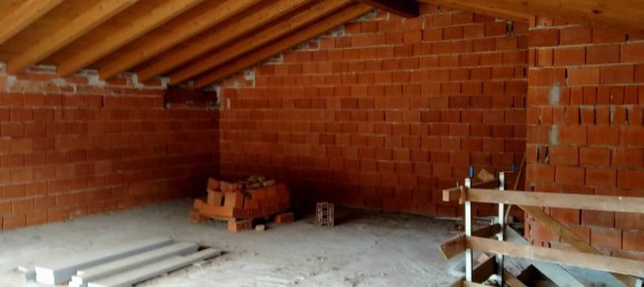 4 bedrooms House in Besozzo, Italy No. 90760 16