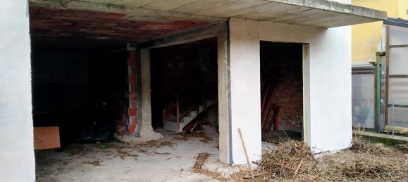 4 bedrooms House in Besozzo, Italy No. 90760 2