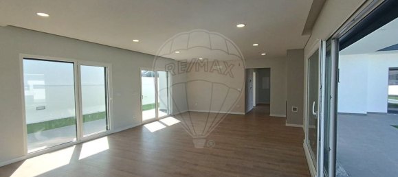 4 bedrooms House in Setubal, Portugal No. 171865 12