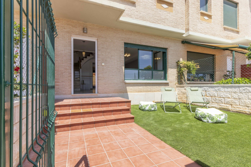 3 bedrooms Townhouse in Foios, Spain No. 145548