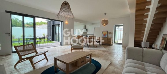 4 bedrooms Villa in Saint-Martin-de-Re, France No. 299035 2