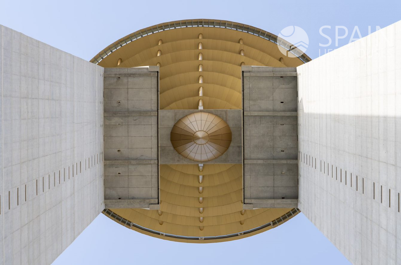 Apartamento de 4 habitaciónes en Benidorm, Spain No. 88303