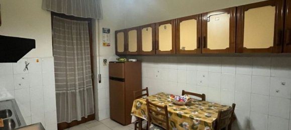 3 Schlafzimmer Wohnung in Castellammare di Stabia, Italy, Nr. 327722 8