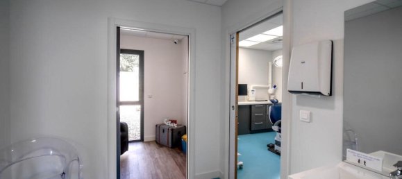 Gewerbliche Immobilie in Allex, France 480m², Nr. 275358 12