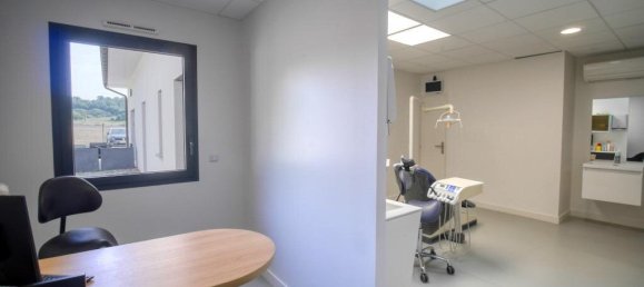 Gewerbliche Immobilie in Allex, France 480m², Nr. 275358 10