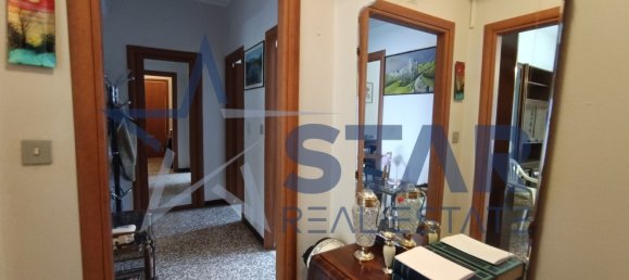 3-salle Appartement à Milan, Italy No. 290563 5