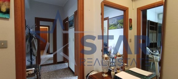 3-salle Appartement à Milan, Italy No. 290563 3