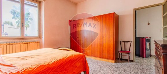 3 rooms House in Gorla Maggiore, Italy No. 11532 15