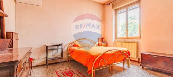 3 rooms House in Gorla Maggiore, Italy No. 11532 4