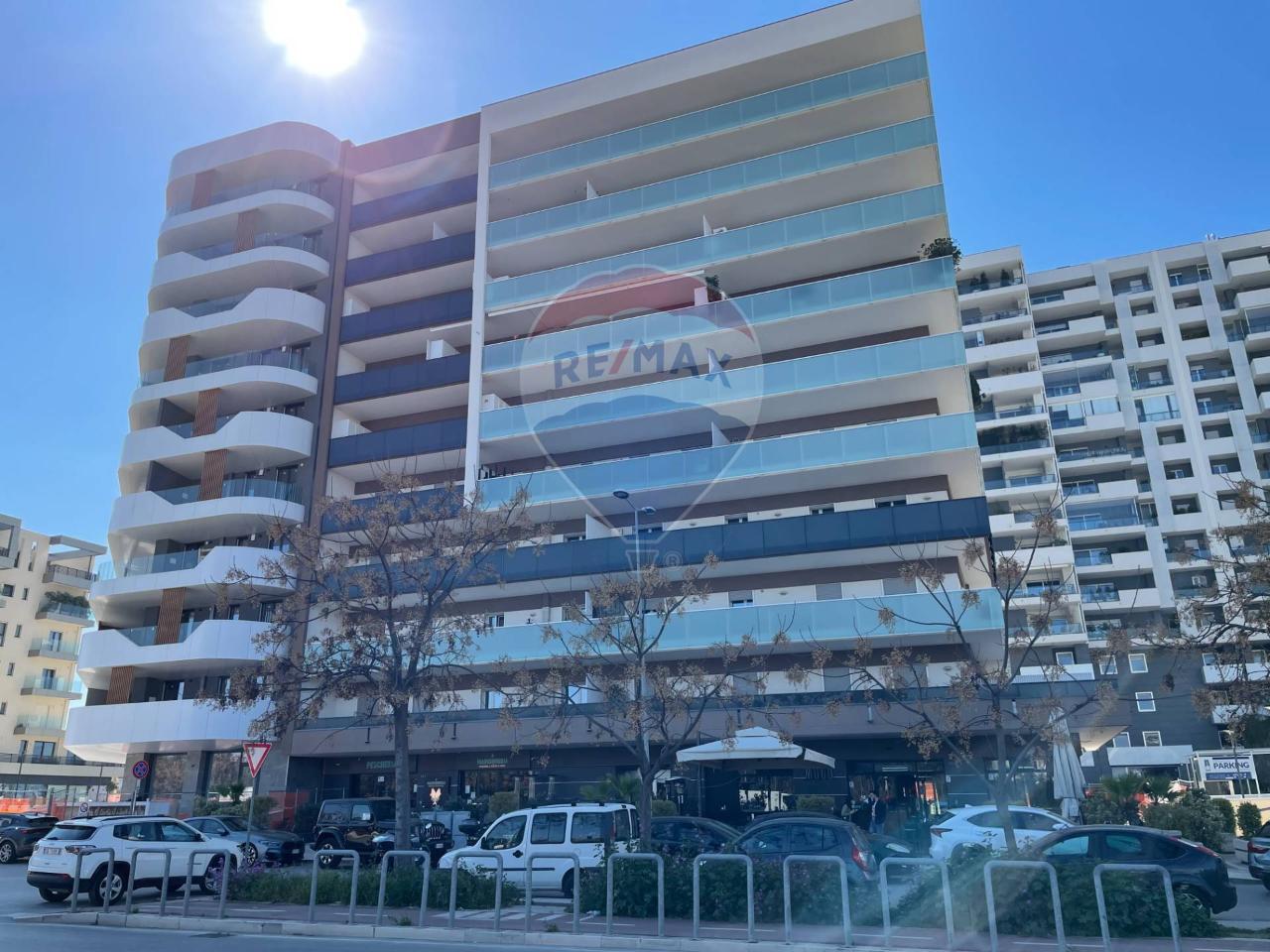 2 rooms Apartment in Bari, Italy No. 5610