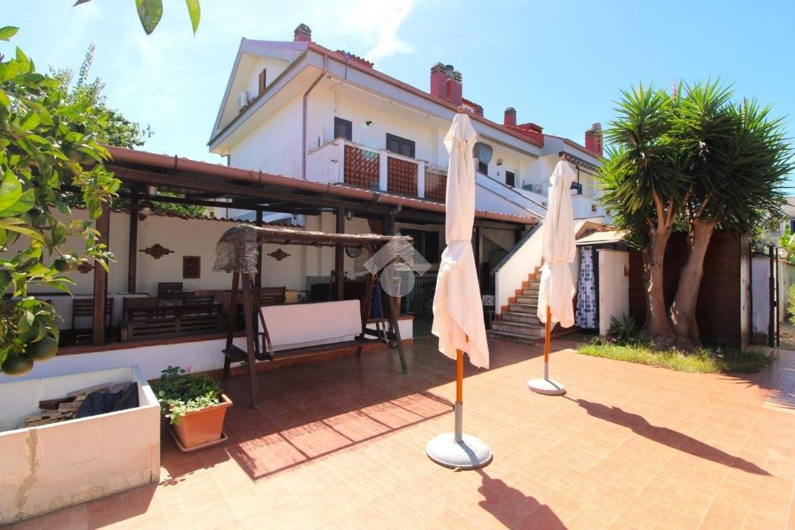 Квартира с 2 спальнями в Ардеа, Италия № 315146