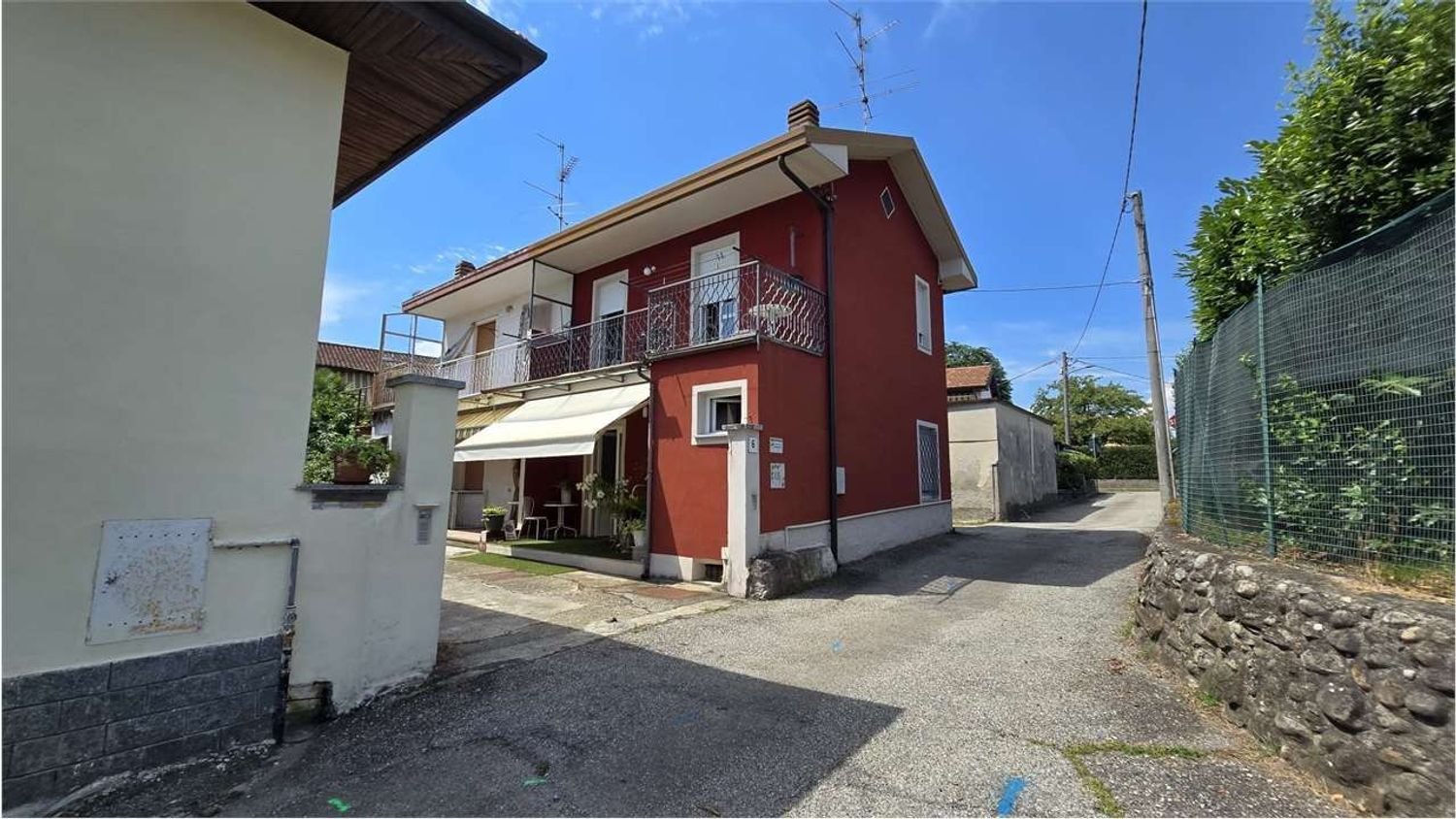 3 bedrooms Apartment in Sesto Calende, Italy No. 359545