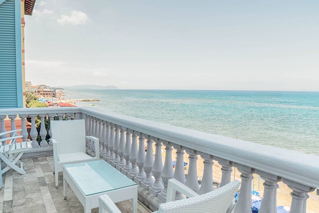 3 bedrooms Apartment in San Vincenzo, Italy No. 126321