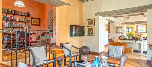 Casa de 20 habitaciónes en Umbertide, Italy No. 131969 7