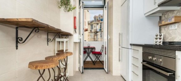 3 bedrooms Apartment in Lisbon, Portugal No. 106723 10