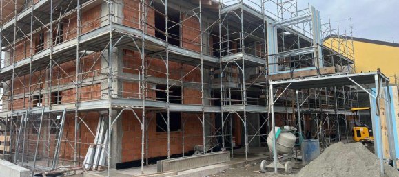 2 rooms Apartment in Seriate, Italy No. 233204 19