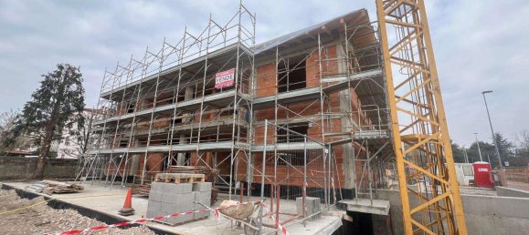 2 rooms Apartment in Seriate, Italy No. 233204 2