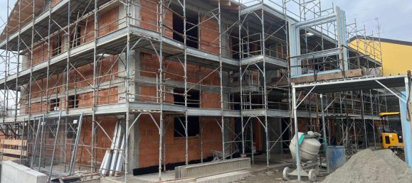 2 rooms Apartment in Seriate, Italy No. 233204 20