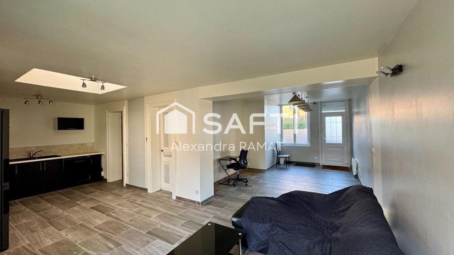 5 bedrooms House in Achicourt, France No. 49716