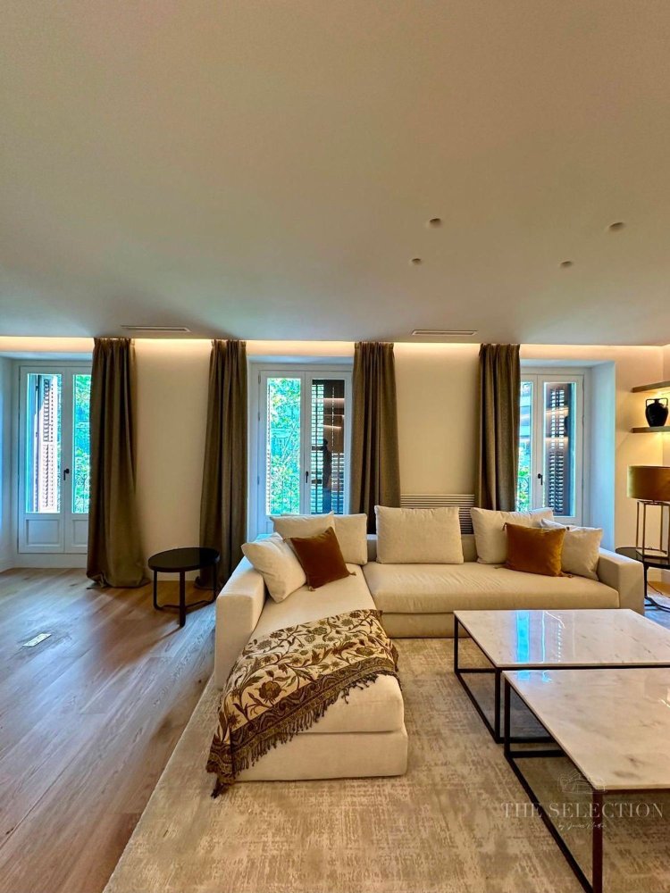 3 bedrooms Apartment in Madrid, Spain No. 163107