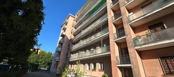 2 bedrooms Apartment in Monza, Italy No. 378445 3