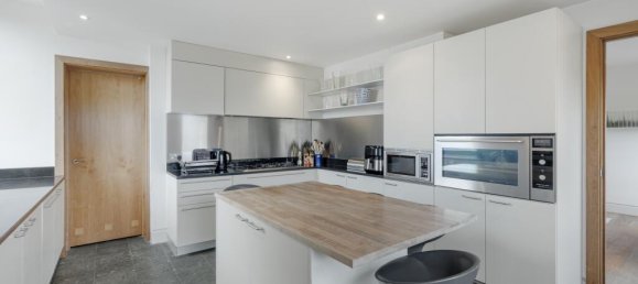 4 bedrooms Apartment in London, United Kingdom No. 13109 9