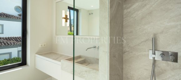 5 Schlafzimmer Villa in Marbella, Spain, Nr. 69834 24