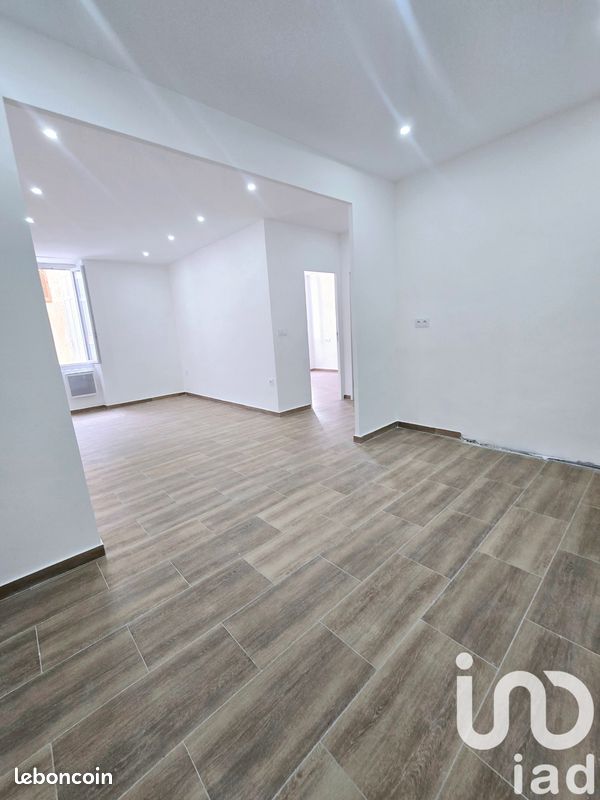 2 rooms Apartment in Marseille, France No. 207457