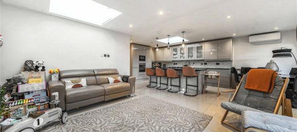 4 Schlafzimmer Bungalow in Harrow, United Kingdom, Nr. 12181 3