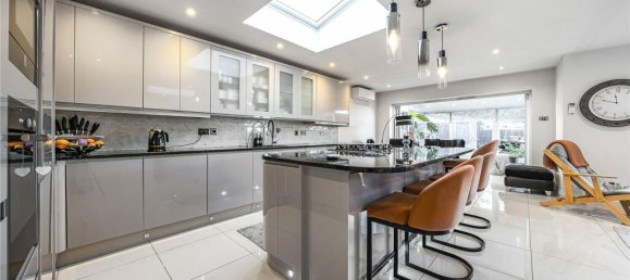 4 Schlafzimmer Bungalow in Harrow, United Kingdom, Nr. 12181 4