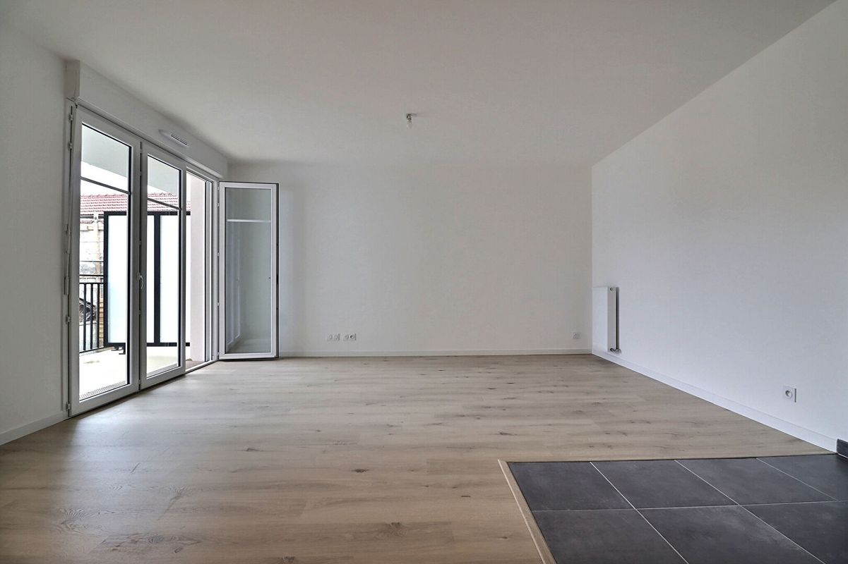 2 bedrooms Apartment in Taverny, France No. 148009