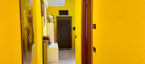 3 bedrooms Apartment in Novara, Italy No. 339585 9