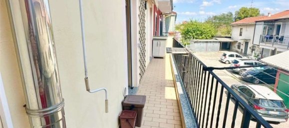 3 bedrooms Apartment in Novara, Italy No. 339585 8