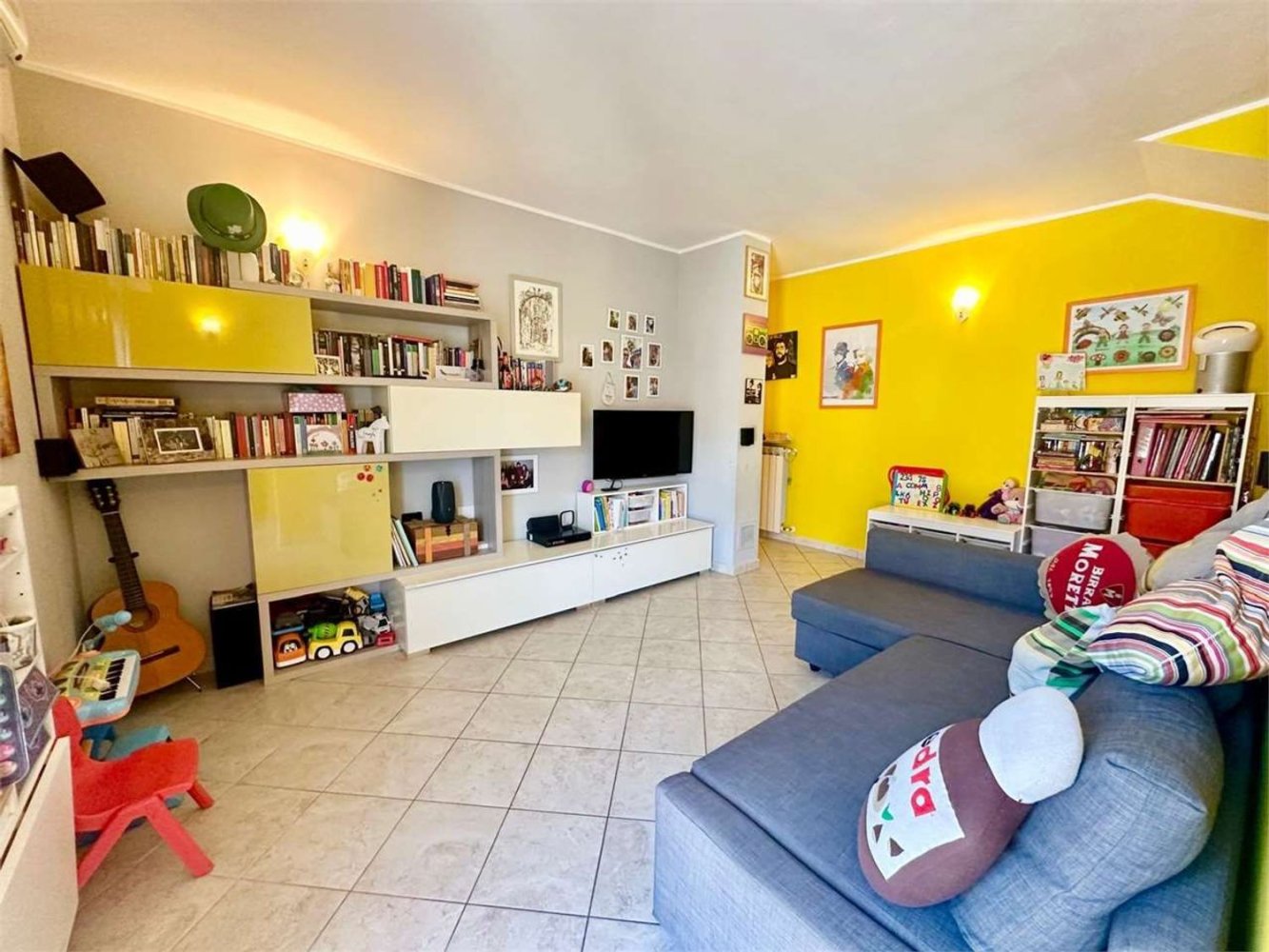 3 bedrooms Apartment in Novara, Italy No. 339585