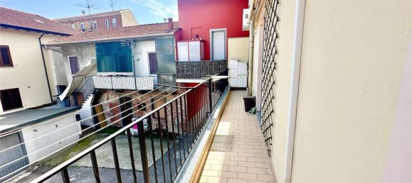 3 bedrooms Apartment in Novara, Italy No. 339585 7