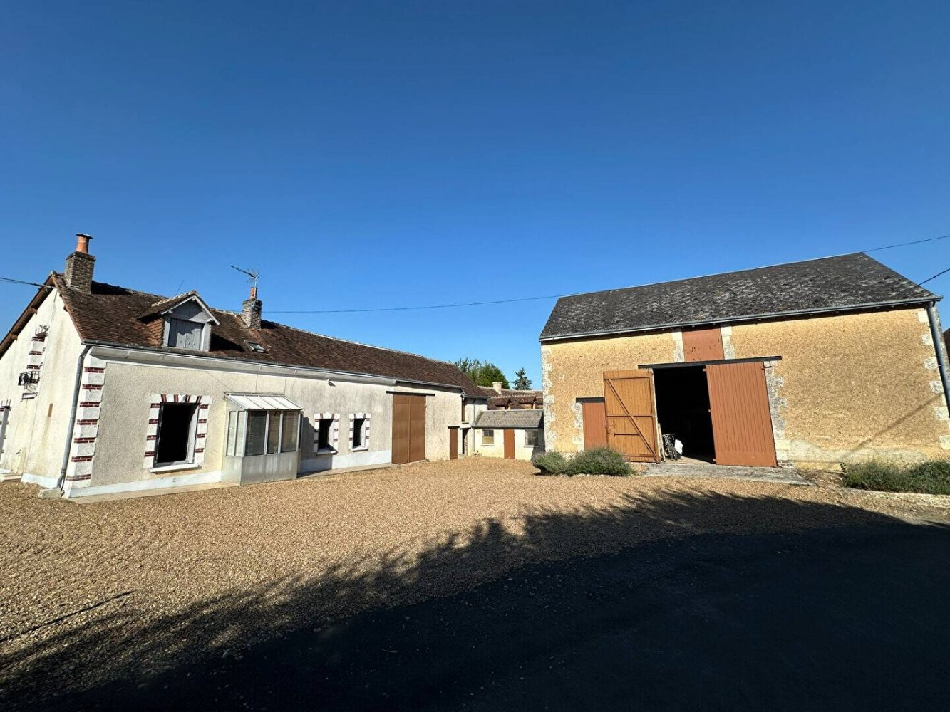 Casa de 3 dormitorios en Lunay, France No. 153844