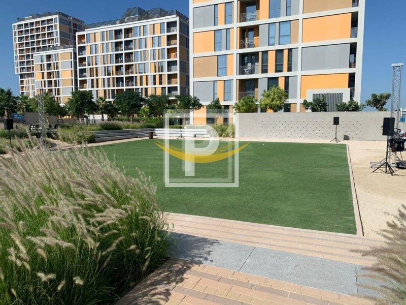 Apartamento de 2 dormitorios en Dubai, UAE No. 7156