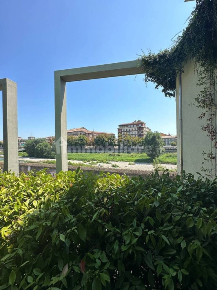 3 bedrooms Apartment in Parma, Italy No. 178349