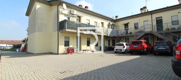 3 rooms Apartment in Ravenna, Italy No. 196728 4