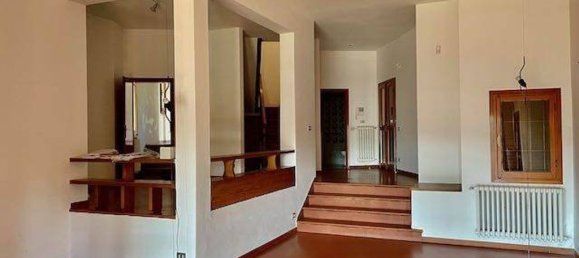 4 bedrooms Villa in Impruneta, Italy No. 197205 6