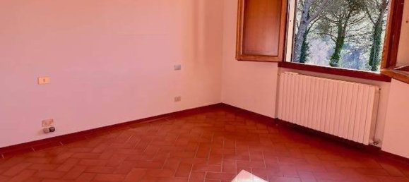 4 bedrooms Villa in Impruneta, Italy No. 197205 21