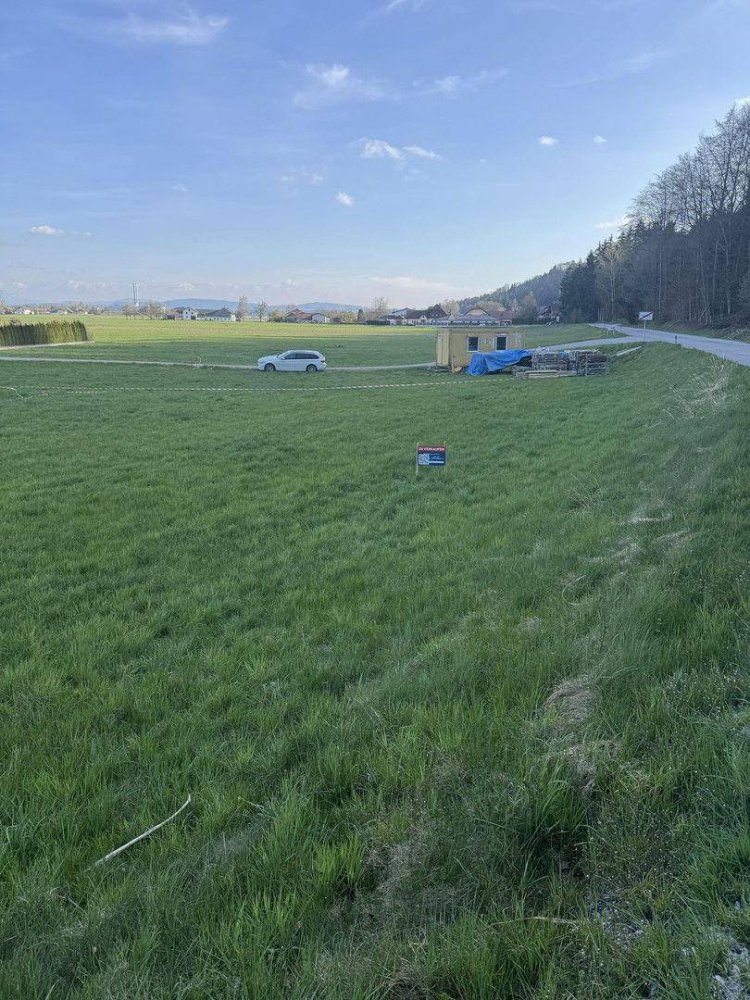 Terreno en Mattighofen, Austria 681 m² No. 161159