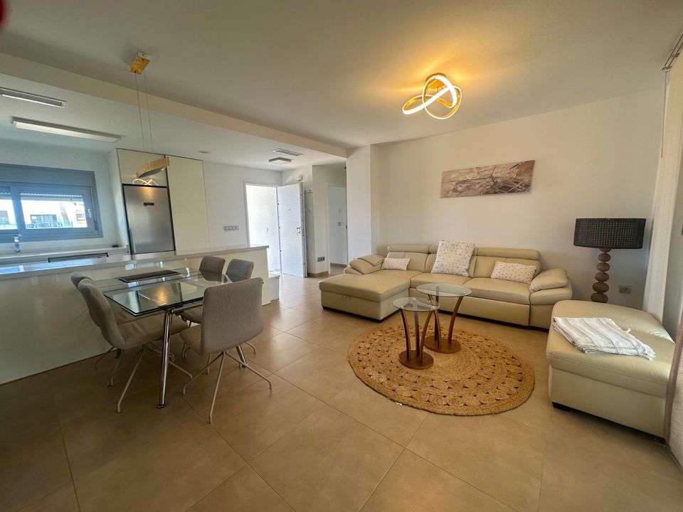 Apartamento de 2 dormitorios en Alicante, Spain No. 175805
