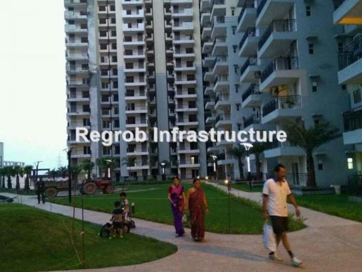 2 bedrooms House in Noida, India No. 66959