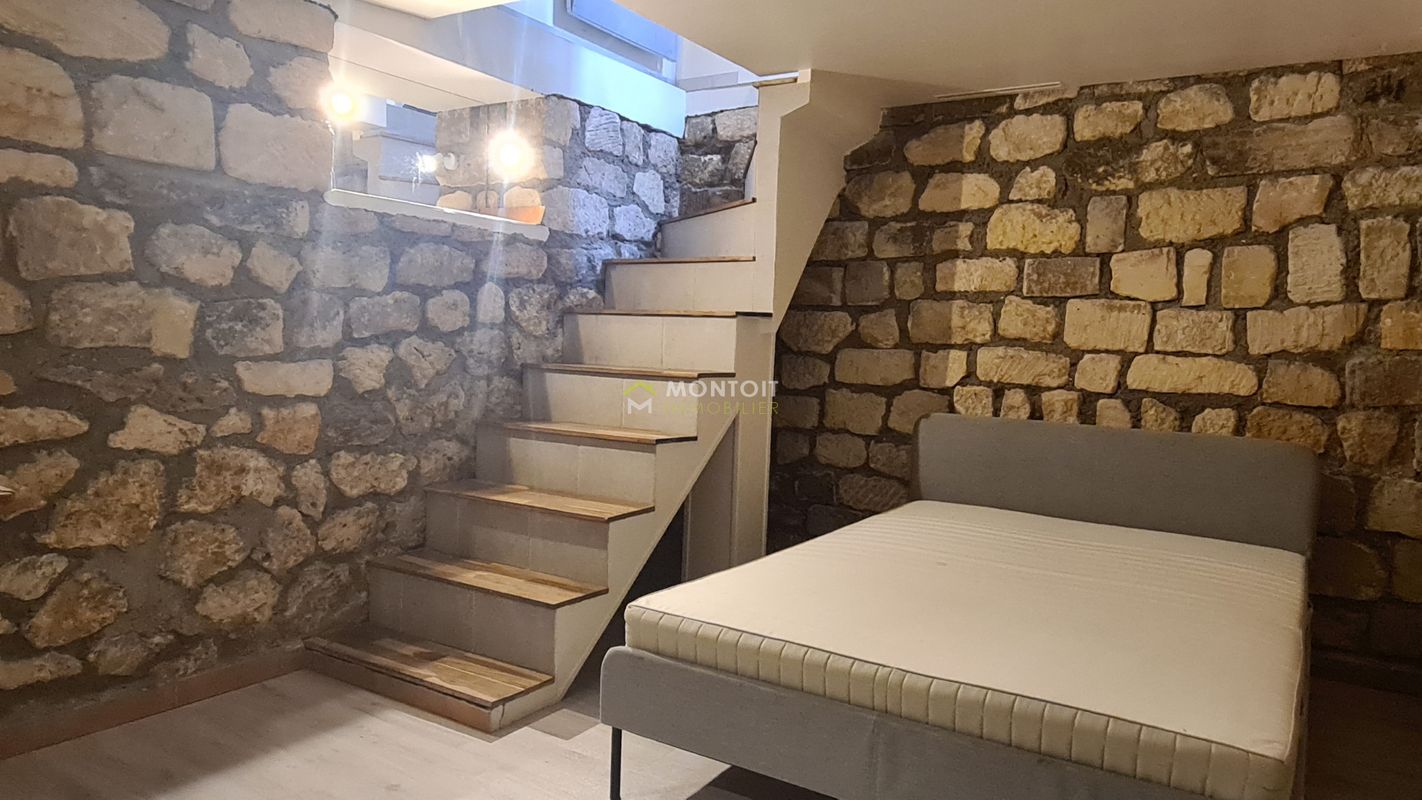 7 bedrooms Apartment in L'Hay-les-Roses, France No. 171868